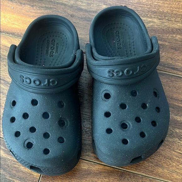 Crocs Kids Black Clogs - Picture 4 of 5